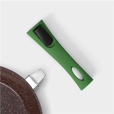 Сковорода кованая Magistro Avocado, d=22 см, съёмная ручка soft-touch, антипригарное покрытие, индукция, цвет зелёный