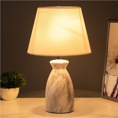 Настольная лампа "Лаена" E14 40Вт бело-серый 22,5х22,5х37 см RISALUX