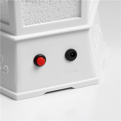Светодиодная фигура «Фонарь со снеговиками и ёлкой» 20 × 27 × 20 см, пластик, батарейки ААх3 (не в комплекте), USB, свечение белое, УЦЕНКА