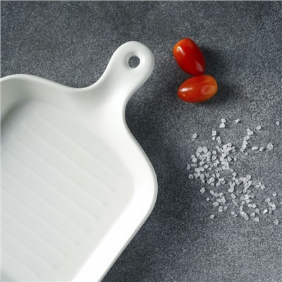 Блюдо из жаропрочной керамики для подачи Magistro «Сковорода-гриль», 23×16×3 см, цвет белый