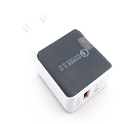 Зарядка в розетку Q3-2 USB