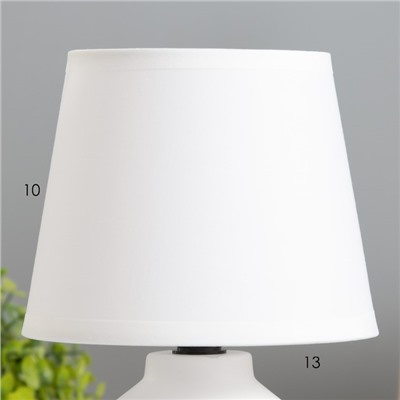 Настольная лампа "Асель" Е14 40Вт белый 14х14х24 см