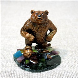 Фигурка Медведь-футболист на змеевике, 1518 р