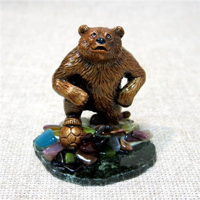 Фигурка Медведь-футболист на змеевике, 1518 р