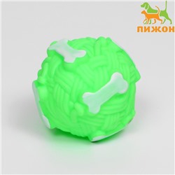 Игрушка пищащая "Клубок с косточками" для собак, 8 см, зелёная