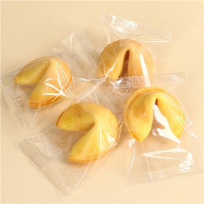 Печенье с предсказанием «Картошка с соусом» в коробке под картошку фри, 24 г (4 шт. х 6 г).